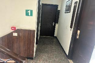 the metropolis guest house near rk ashram metro station