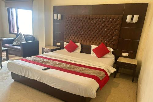 The Metropolis Guest House Near Rk Ashram Metro Station,,3 star