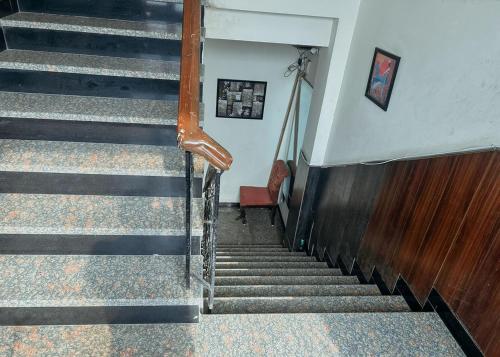 the metropolis guest house near rk ashram metro station