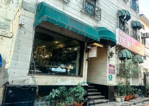 the metropolis guest house near rk ashram metro station