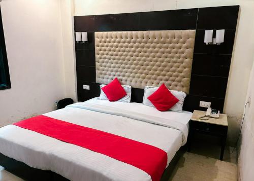 the metropolis guest house near rk ashram metro station