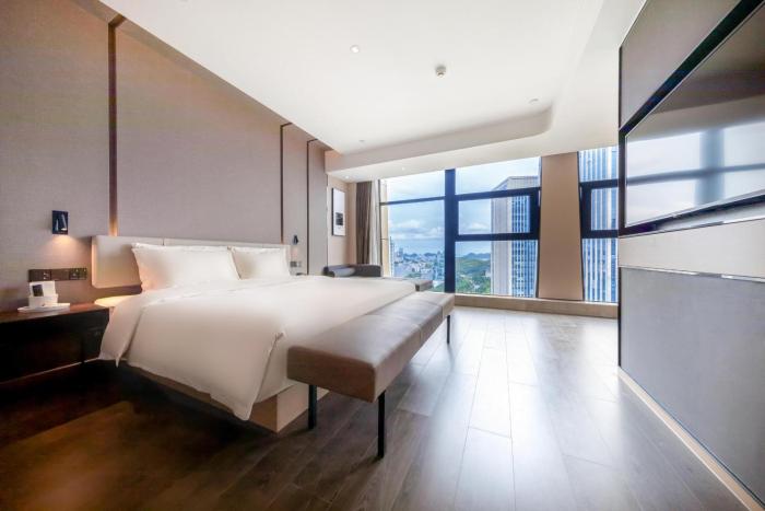 atour hotel guiyang guanshanhu park