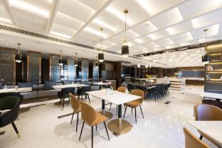 Atour Hotel Luoyang Longmen High-Speed Railway Station,,4 star