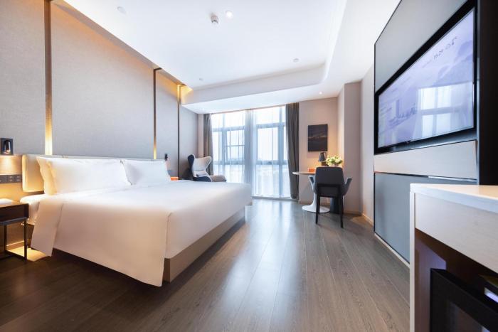 atour hotel zhuhai tangjiawan campus town jinding plaza