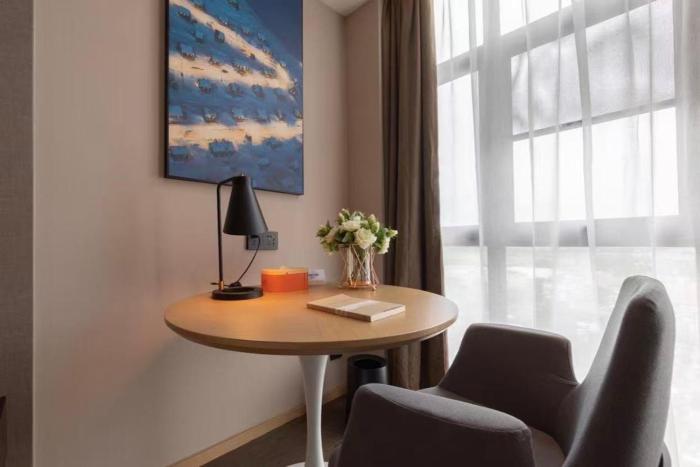 atour hotel zhuhai tangjiawan campus town jinding plaza