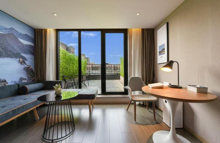 atour hotel beijing lize finance business unit