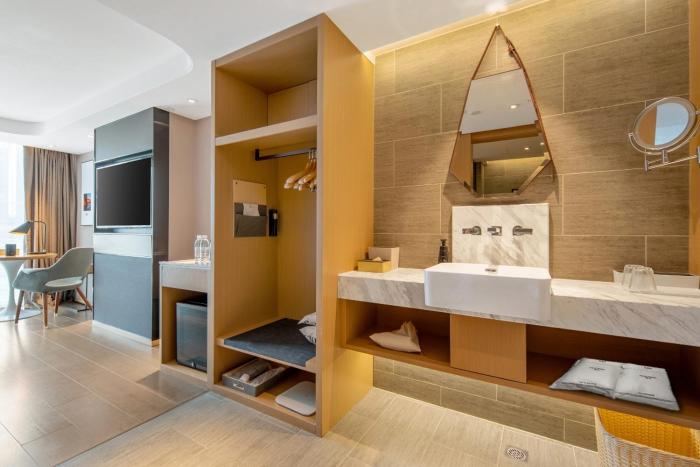 atour hotel beijing lize finance business unit