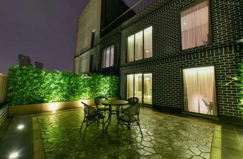 atour hotel beijing lize finance business unit