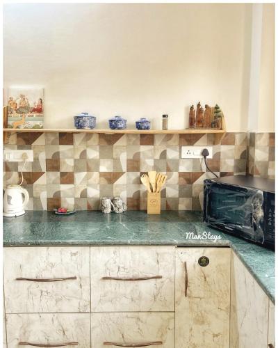 luxe ganges haven 1br luxe apt w wide balcony