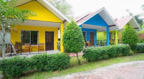 Greenplace-Samed Seahorse,,3 star