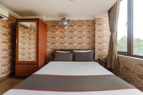 Collection O Raj Darbar Near City Centre,,3 star