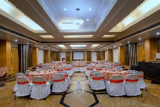 treehouse hotel club and spa bhiwadi