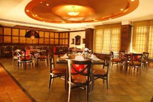 treehouse hotel club and spa bhiwadi