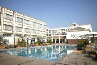 treehouse hotel club and spa bhiwadi