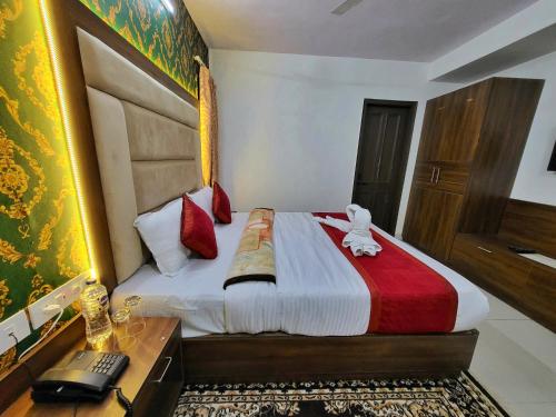 bay leaf by live inn