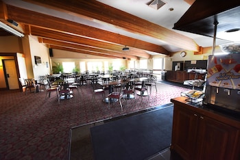 hamilton inn select beachfront mackinaw city
