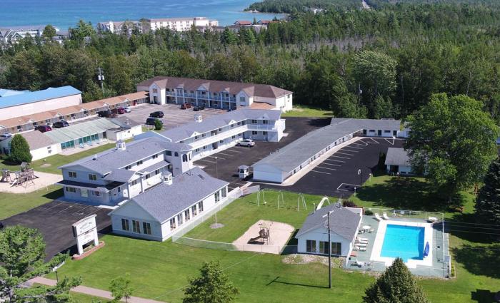 mackinaw budget inn