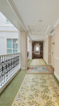 Narada Resort Shanghai  Hotel Disney Store,,4 star