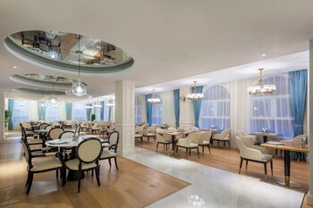 narada resort shanghai hotel disney store