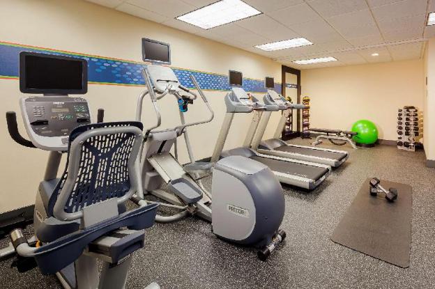 hampton inn madison east towne mall area