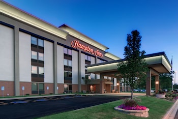 hampton inn madison east towne mall area