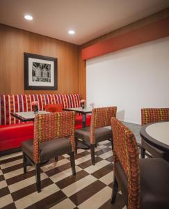 hampton inn madison east towne mall area