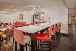 hampton inn madison east towne mall area