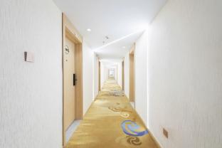 Starway Hotel Songyaun Guo'erluosi Road,,3 star