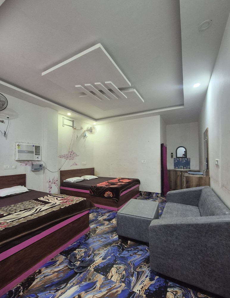 hotel parinay vatika deoghar