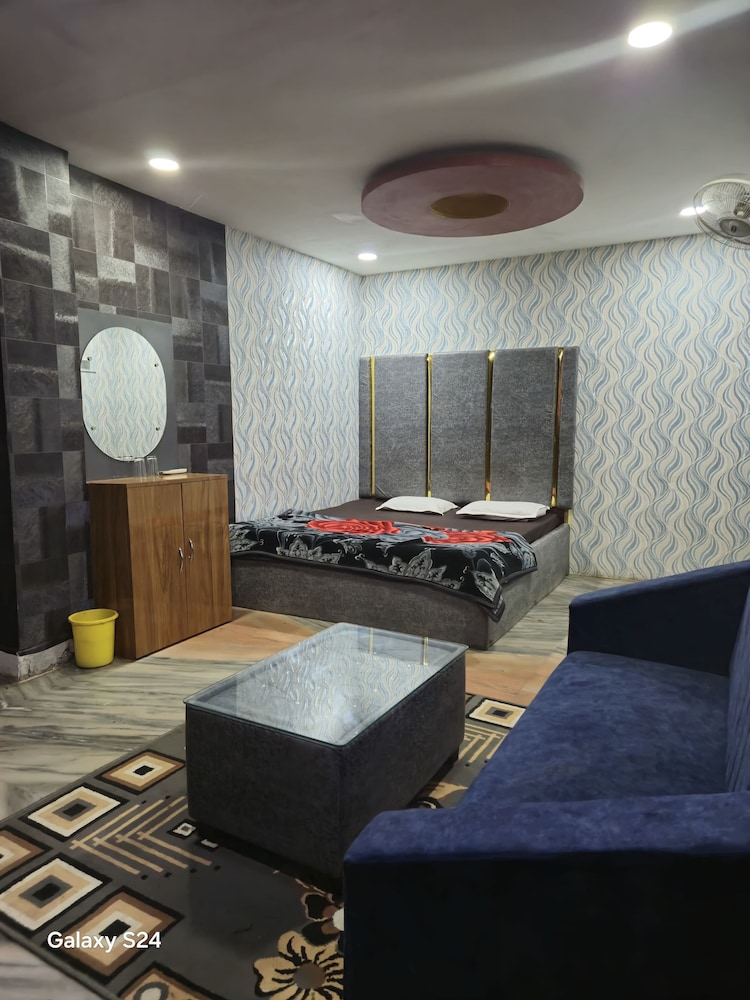 hotel parinay vatika deoghar