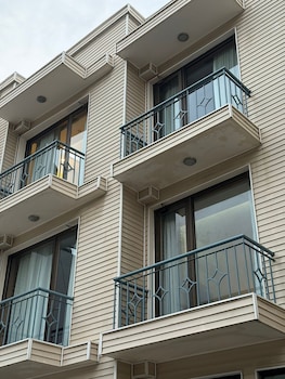 uds villa next to vfs walking to connaught place