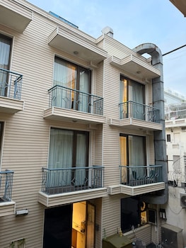 uds villa next to vfs walking to connaught place