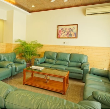 uds villa next to vfs walking to connaught place