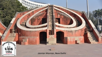 uds villa next to vfs walking to connaught place