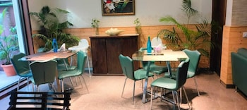 uds villa next to vfs walking to connaught place