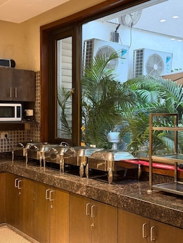 uds villa next to vfs walking to connaught place