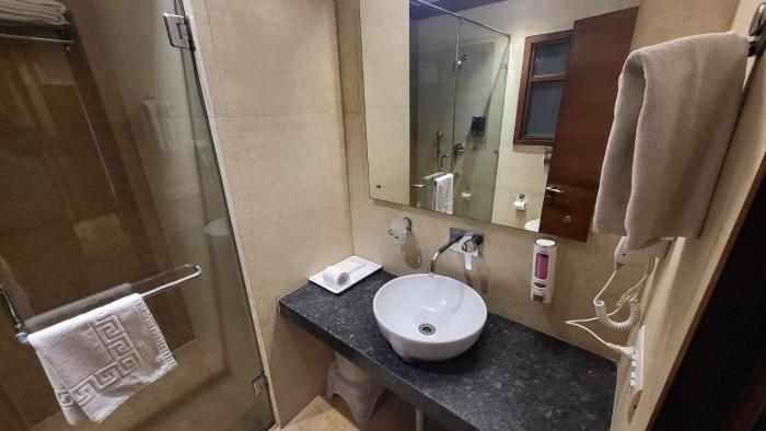 uds villa next to vfs walking to connaught place