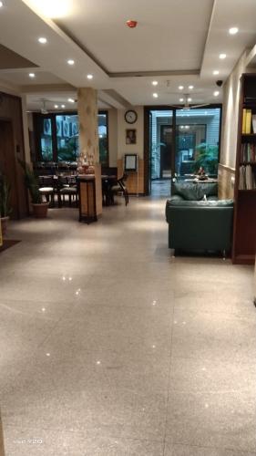 uds villa next to vfs walking to connaught place