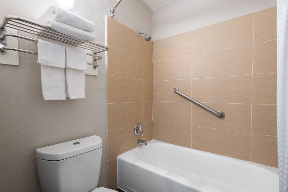 days inn by wyndham hardeeville near hilton head