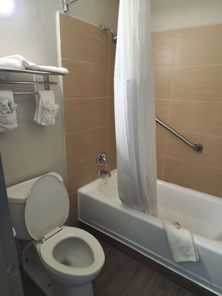 days inn by wyndham hardeeville near hilton head