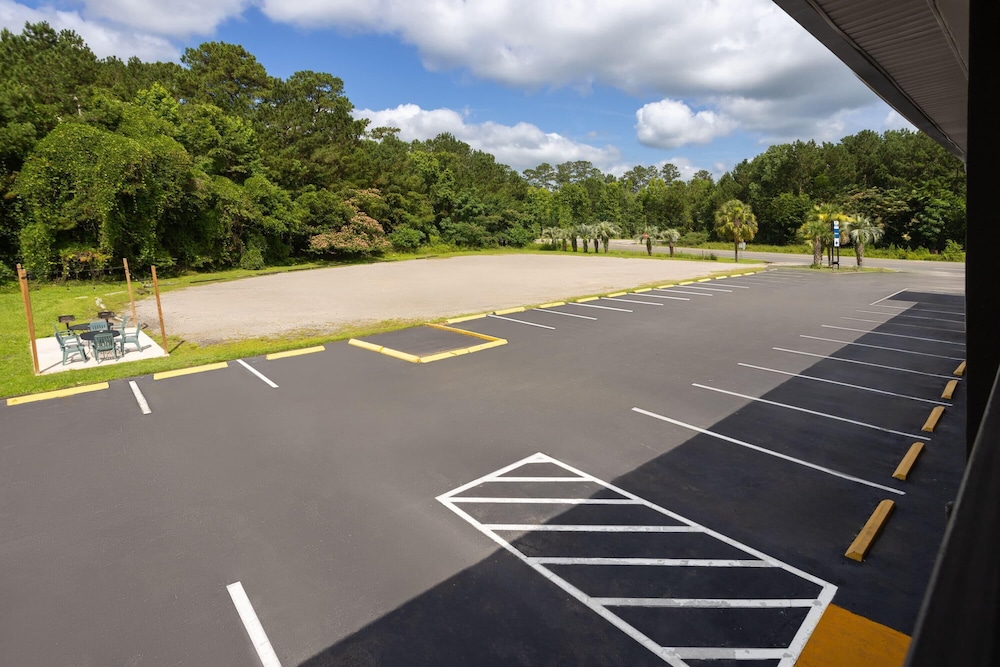 days inn by wyndham hardeeville near hilton head