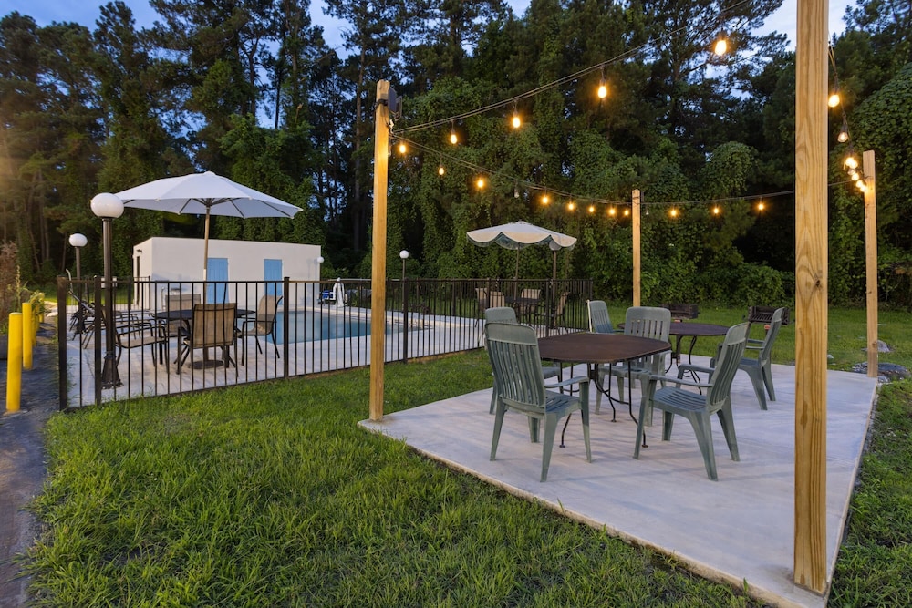days inn by wyndham hardeeville near hilton head