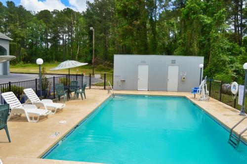 days inn by wyndham hardeeville near hilton head