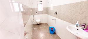 entire apartment pradhan nagar middle of the city