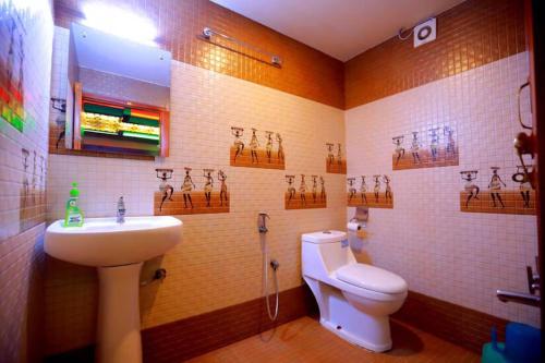 best kerala houseboat