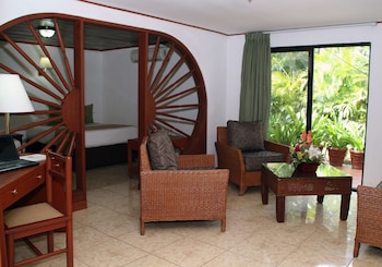 best western las mercedes airport