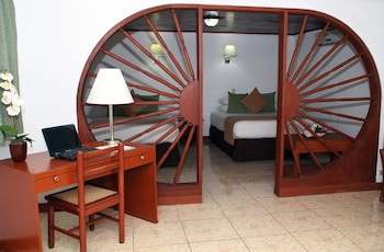 best western las mercedes airport