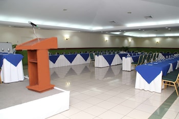 best western las mercedes airport