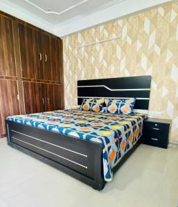 2 bhk fully furnished apartment nearby airport