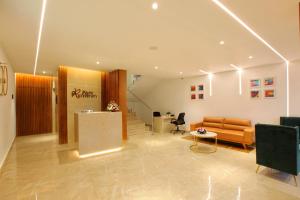 park residency koothattukulam